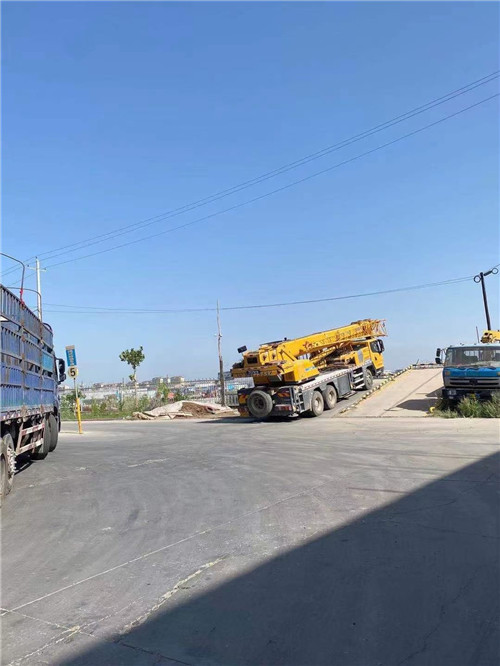 枣庄市25吨吊车的租赁价格大概是多少？